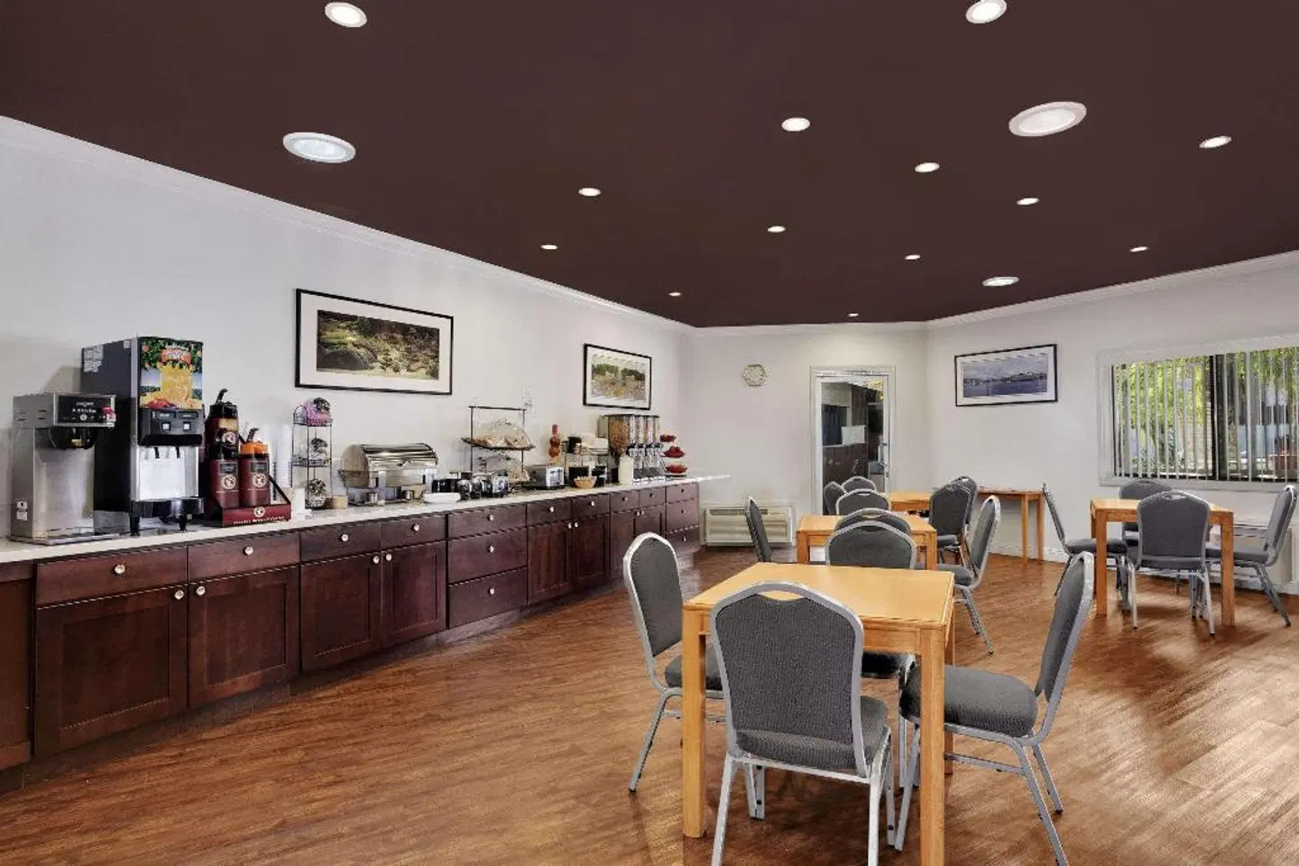 Ramada by Wyndham Torrance Bar