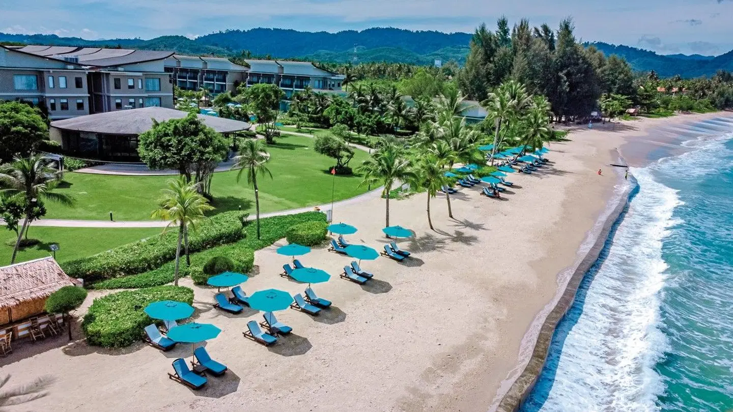 Le Méridien Khao Lak Resort & Spa Strand