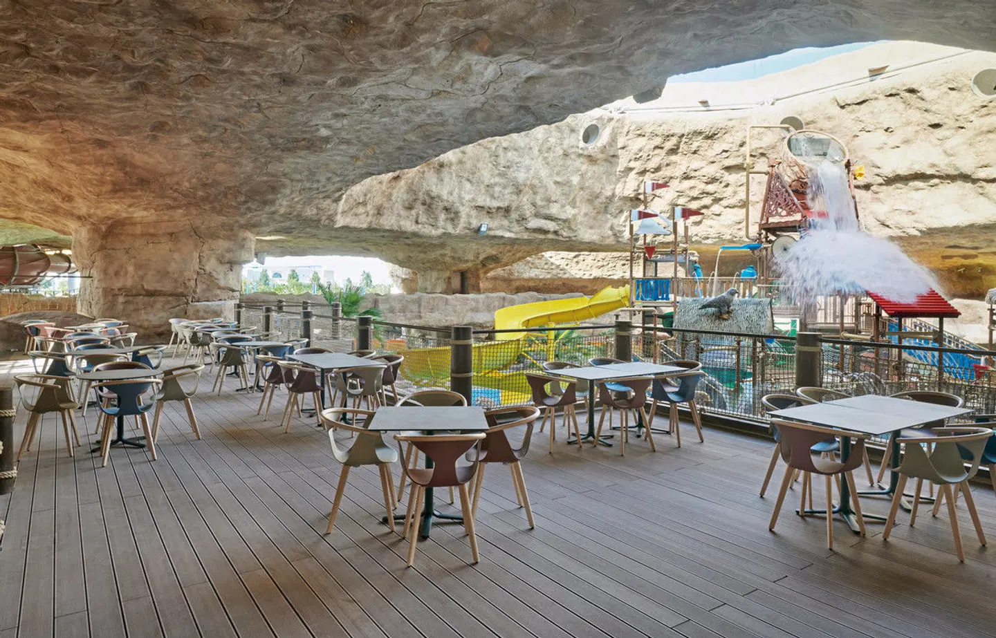 Hilton Salwa Beach Resort & Villas Terrasse