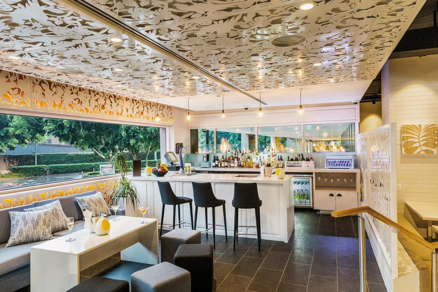 PARKROYAL Darling Harbour Bar