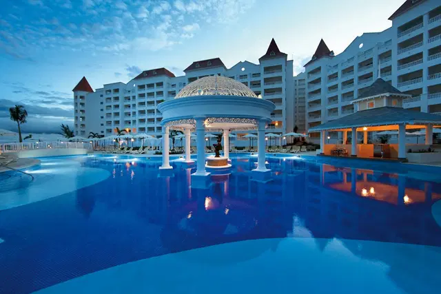 Bahia Principe Luxury Runaway Bay OUTDOOR_POOL