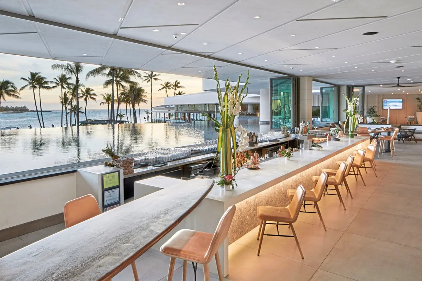 The Ritz-Carlton Oahu, Turtle Bay Bar