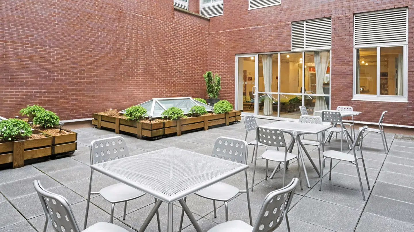 Holiday Inn NYC - Lower East Side Terrasse