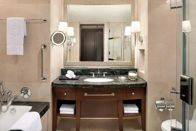 Shangri-La Hotel Bangkok Badezimmer