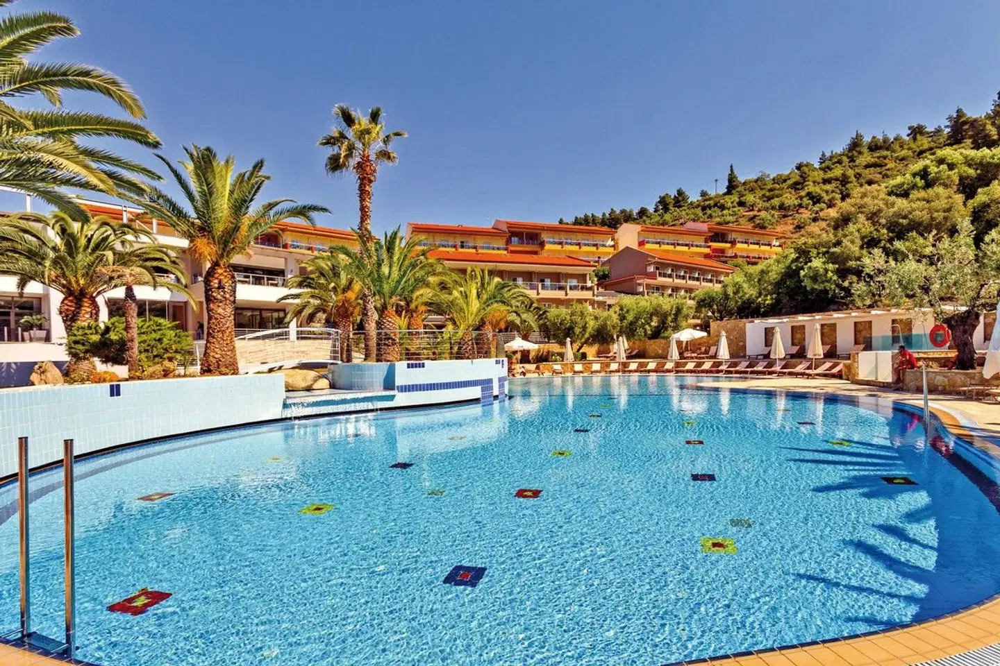 Lagomandra Hotel & Spa OUTDOOR_POOL