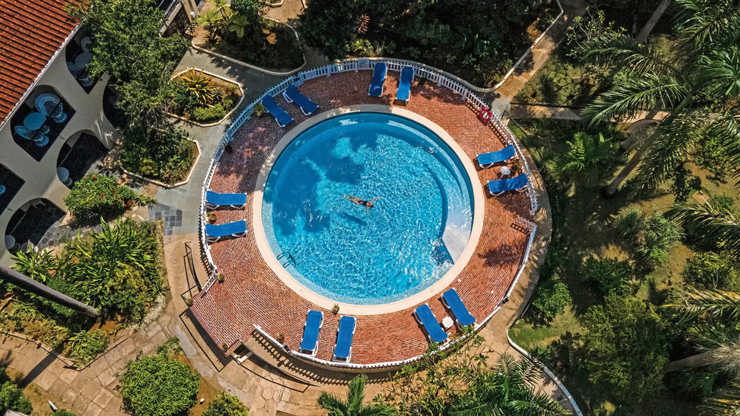 Charela Inn Hotel OUTDOOR_POOL