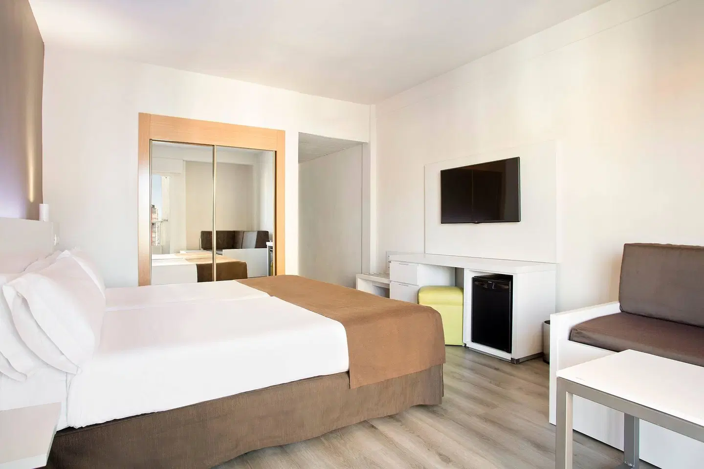 Sol Pelicanos Ocas ROOM_EXAMPLE