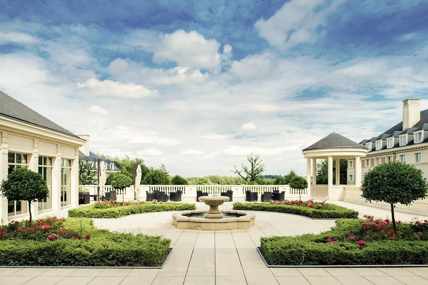 Dream Castle Paris Garten