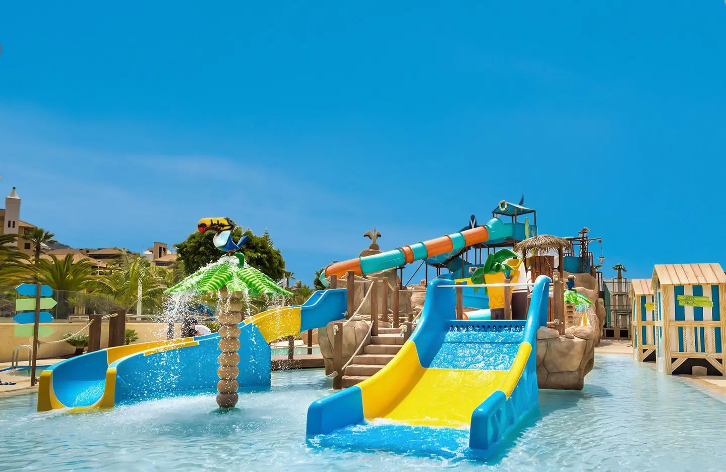 GF Victoria OUTDOOR_POOL