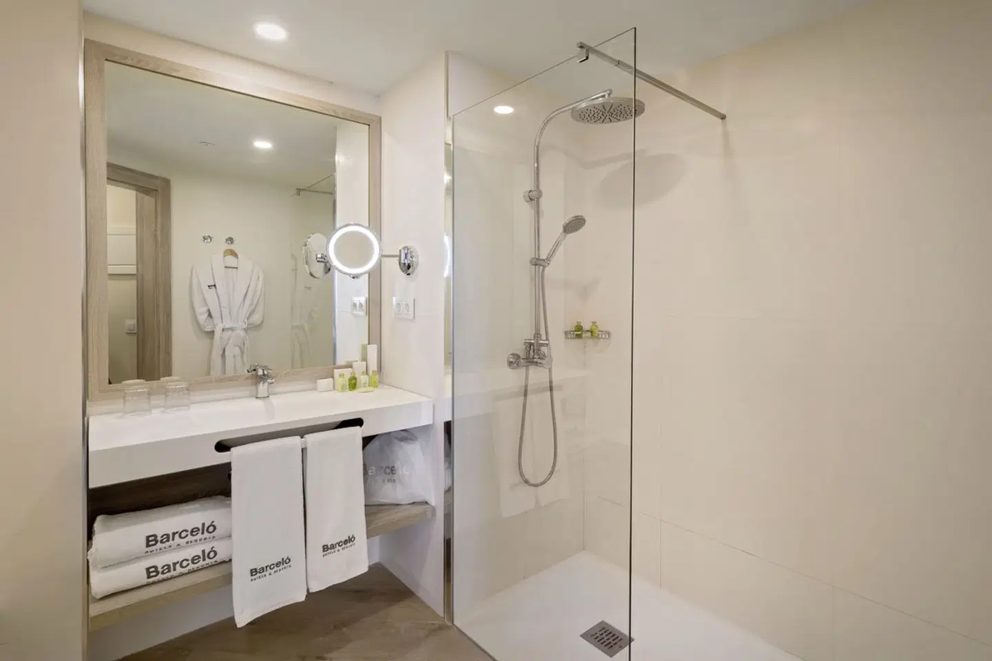 Barceló Santiago Badezimmer
