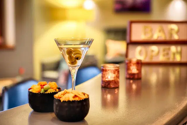 Leonardo Hotel Heidelberg PEOPLE