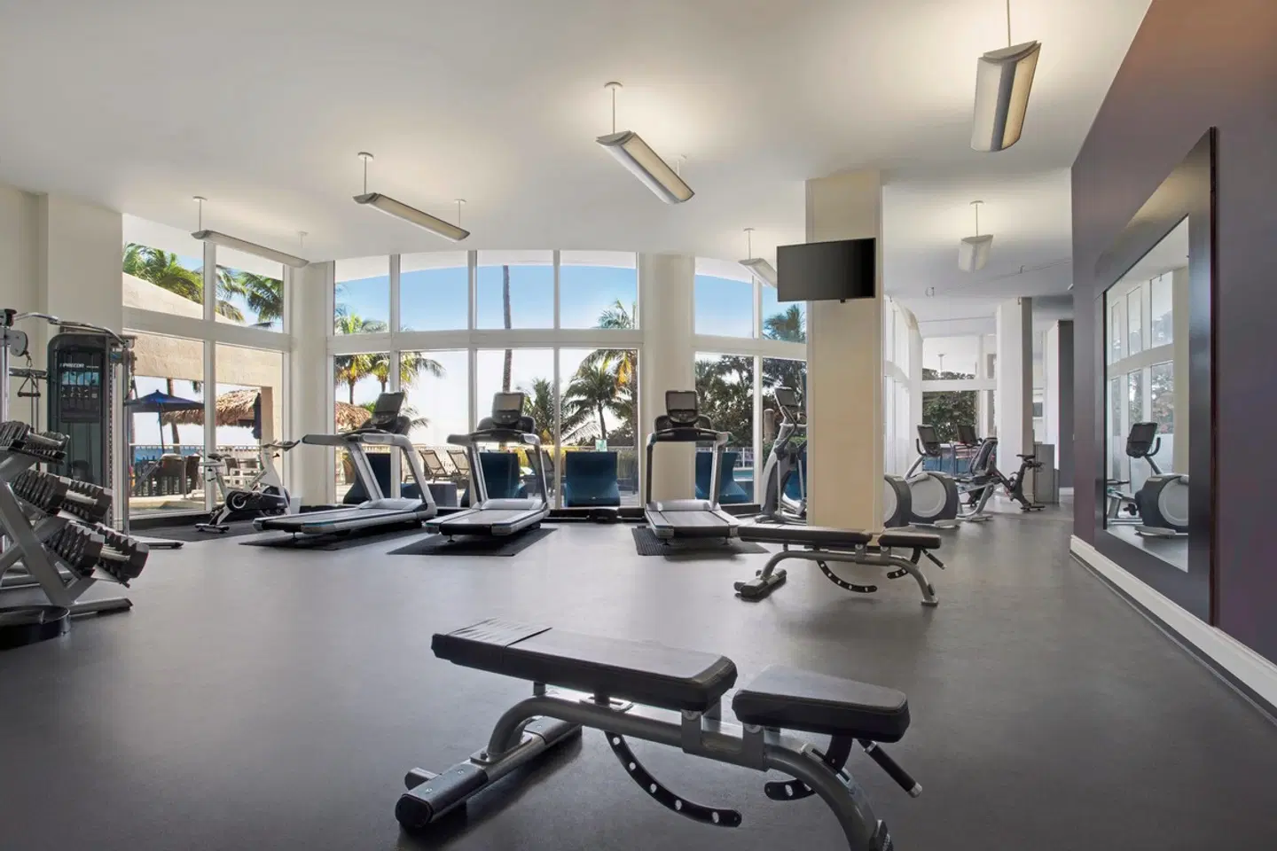 Doubletree Ocean Point Resort & Spa SPORTS_AND_LEISURE