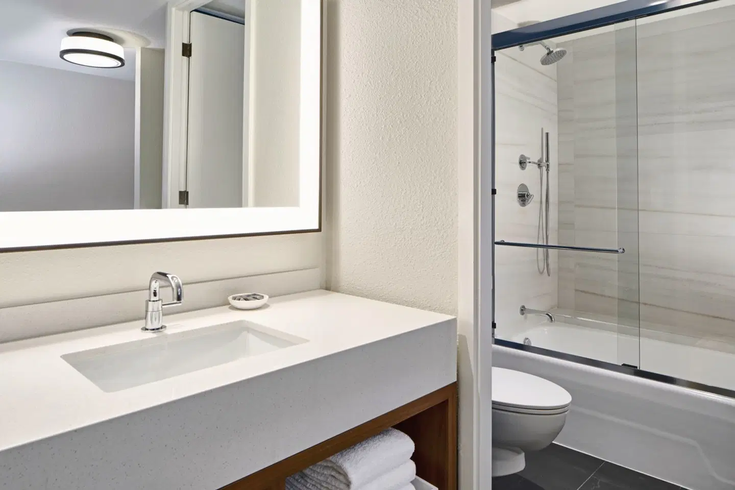 Outrigger Kona Resort and Spa Badezimmer