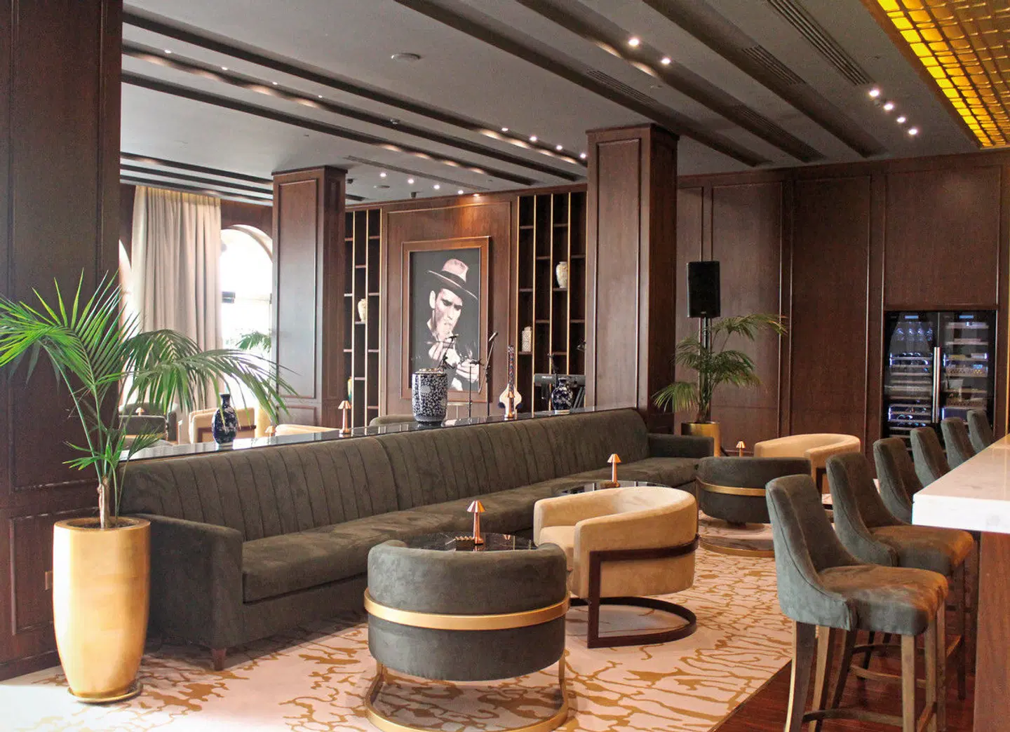 Royal Saray Resort Bar