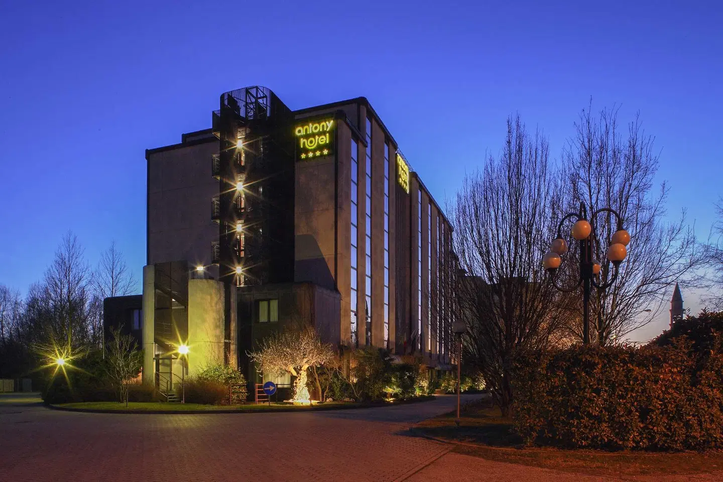 Antony Hotel EXTERIOR