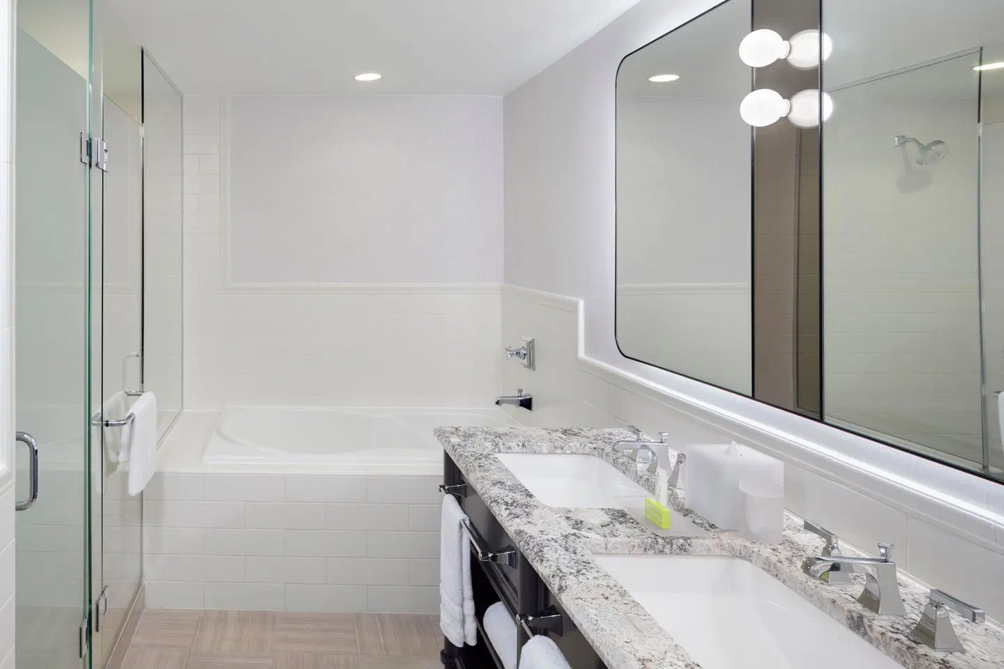 Le Méridien Washington, D.C., The Madison Badezimmer