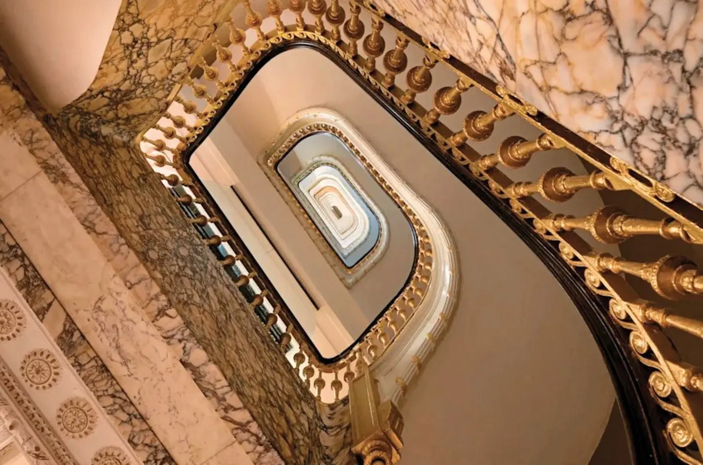 Martinique New York on Broadway, Curio Collection by Hilton LOUNGE_LOBBY