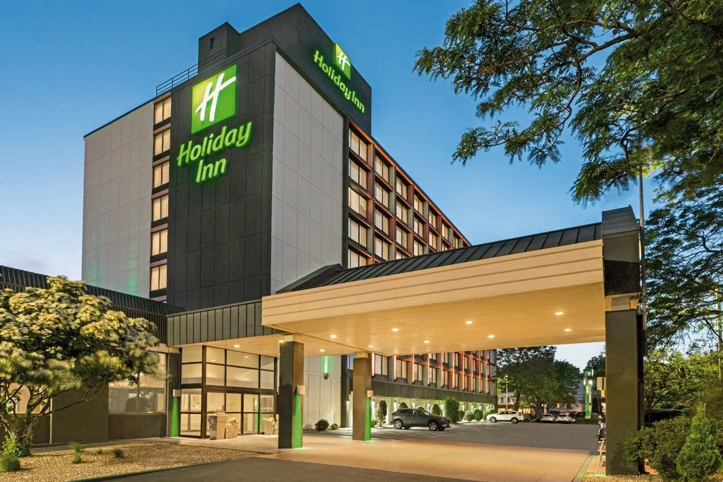 Holiday Inn Boston - Cambridge Area EXTERIOR