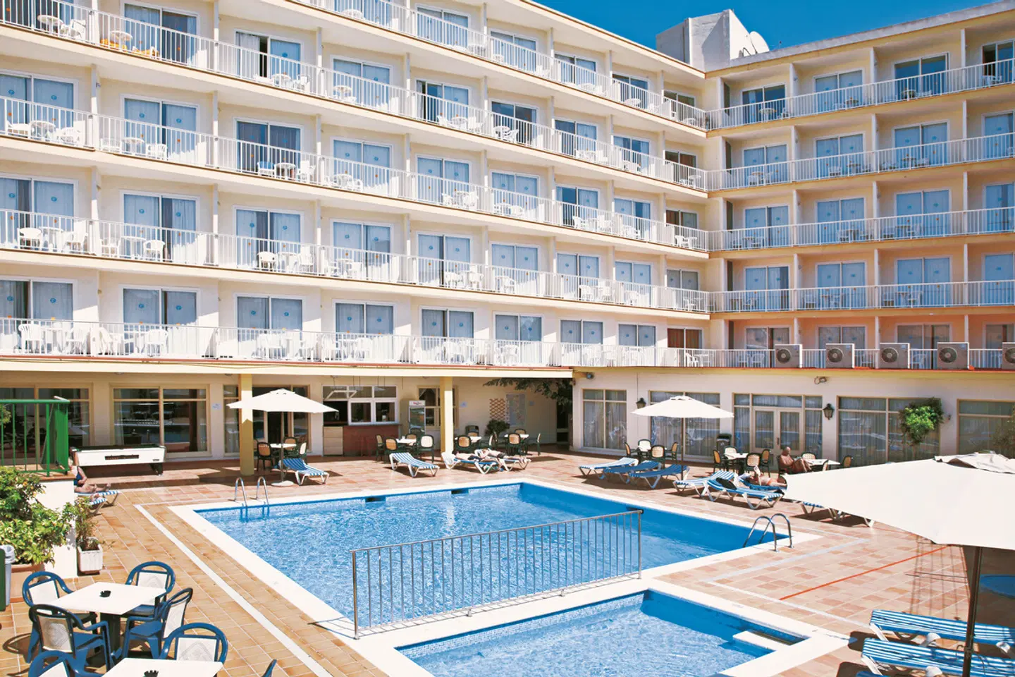 Alua Linda Mallorca OUTDOOR_POOL