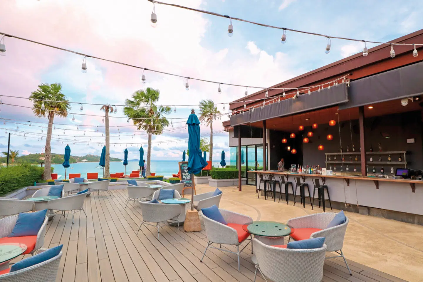 Bandara Phuket Beach Resort Bar