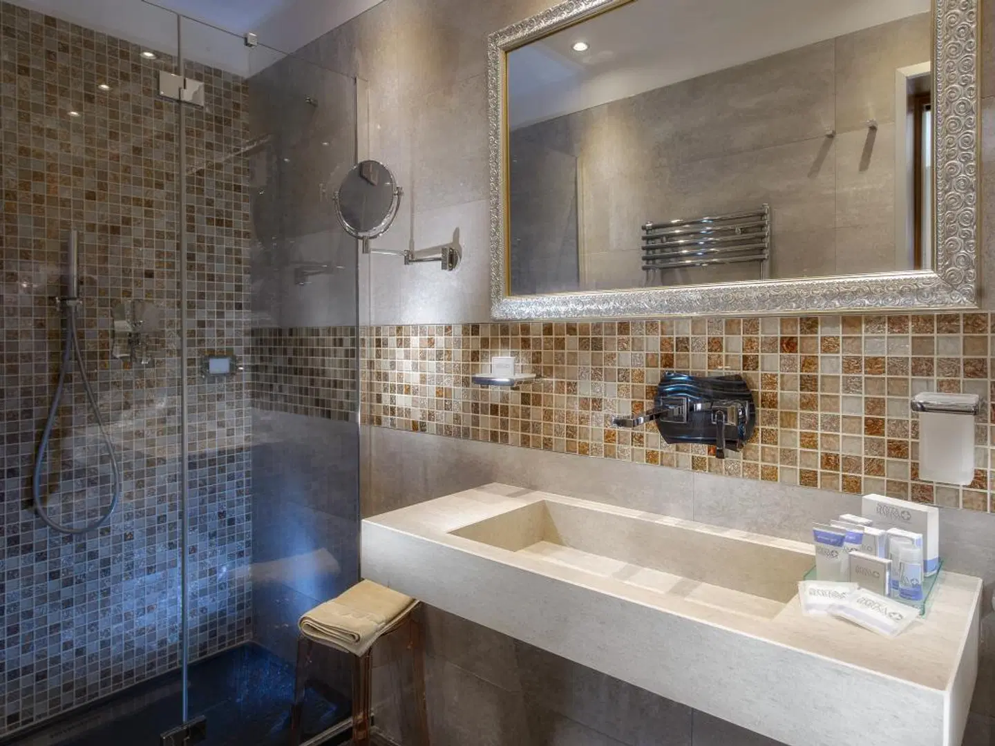 Hotel Santa Marina Badezimmer