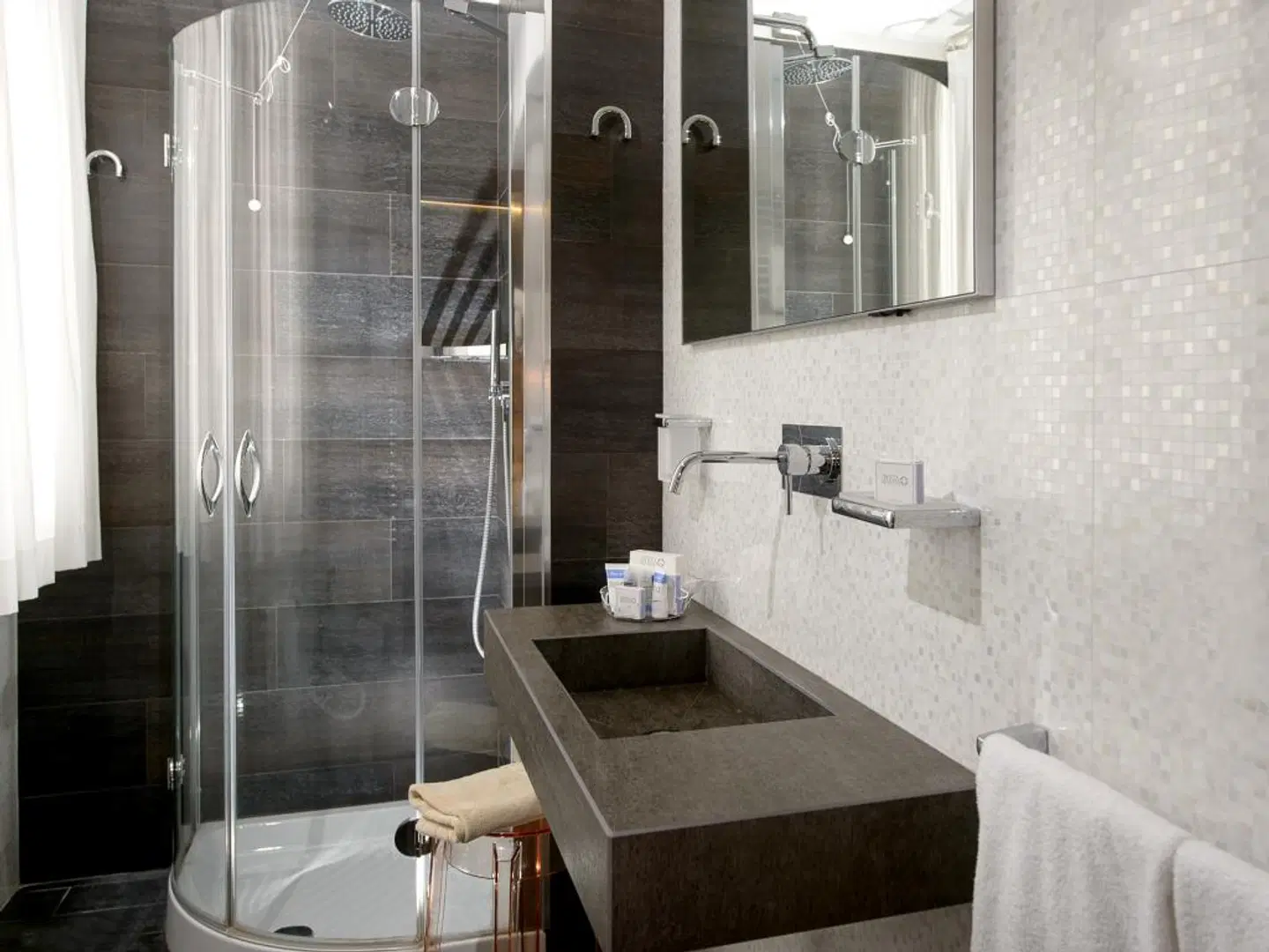 Hotel Santa Marina Badezimmer