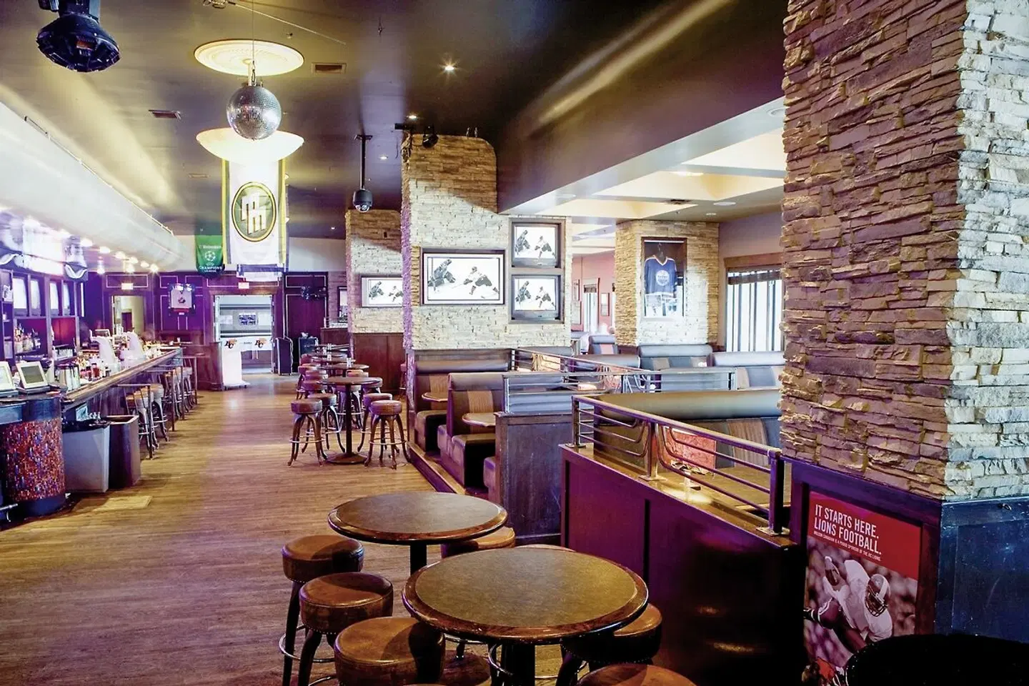 Sandman Hotel Vancouver City Center Bar