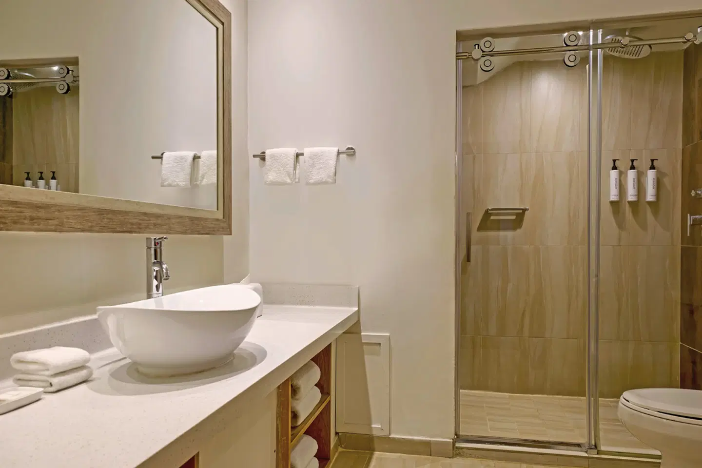 Waves Hotel & Spa Barbados An Autograph Collection All-Inclusive Resort Badezimmer