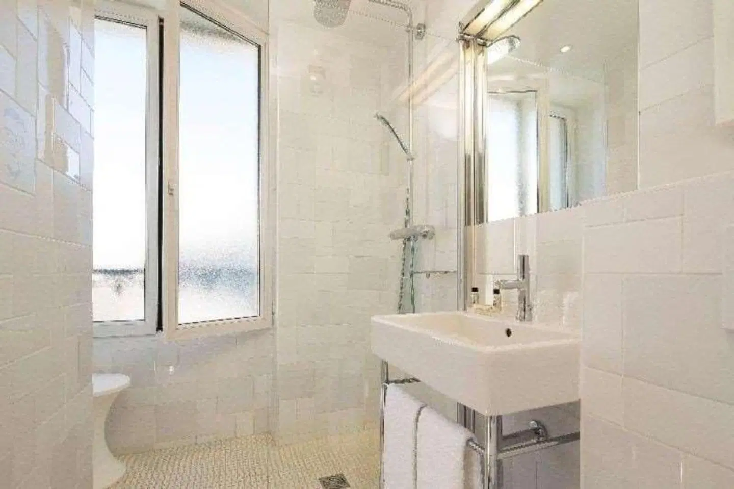 Hôtel Mistral Badezimmer