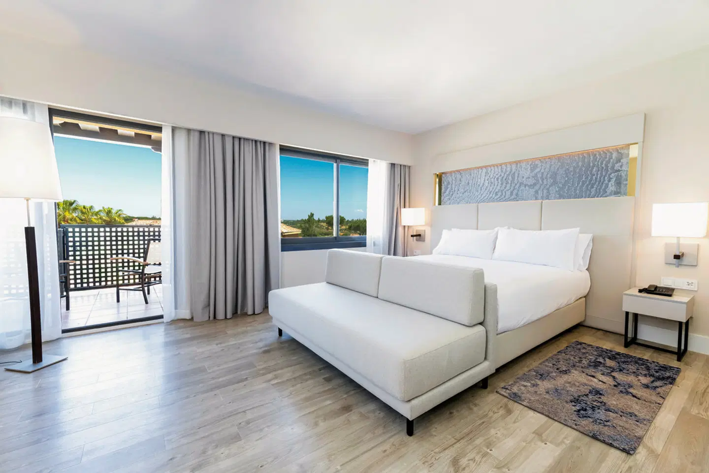 DoubleTree by Hilton Islantilla Beach Golf Resort ROOM_EXAMPLE