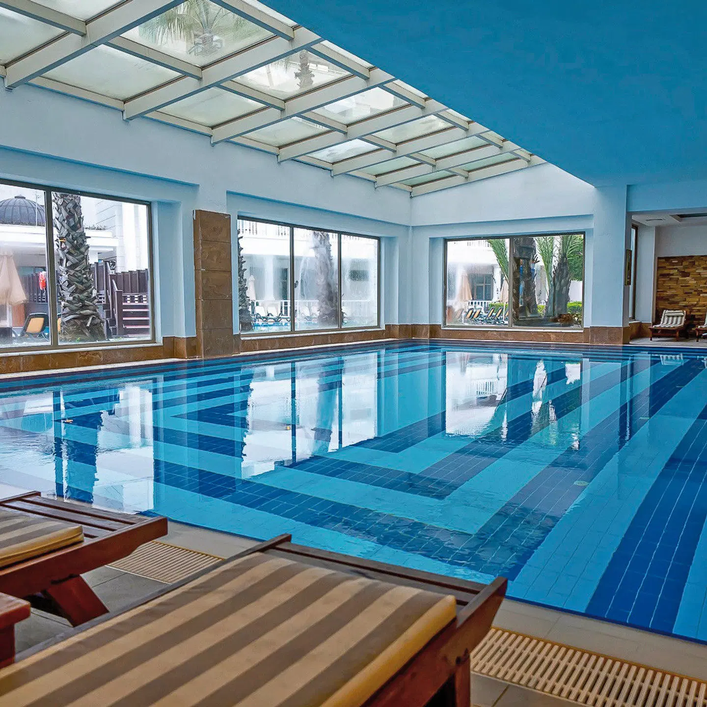 Alba Queen Hallenbad