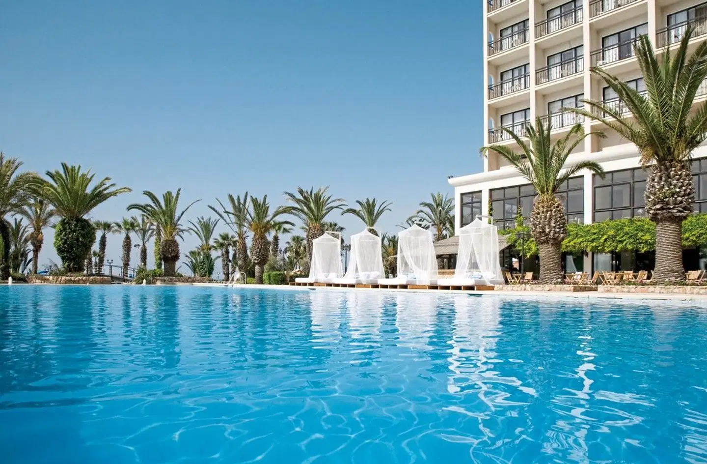Sandy Beach Hotel & Spa OUTDOOR_POOL