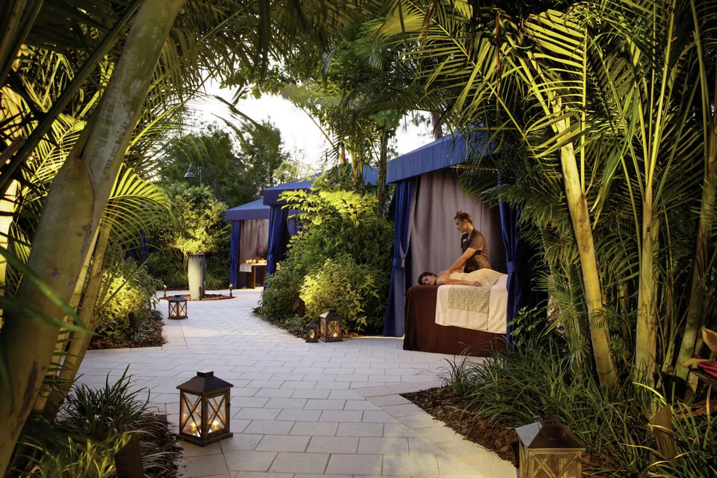 The Grove Resort & Spa Apartments EXTERIOR