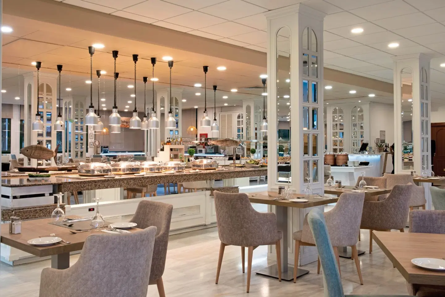 Valentin Son Bou Bar