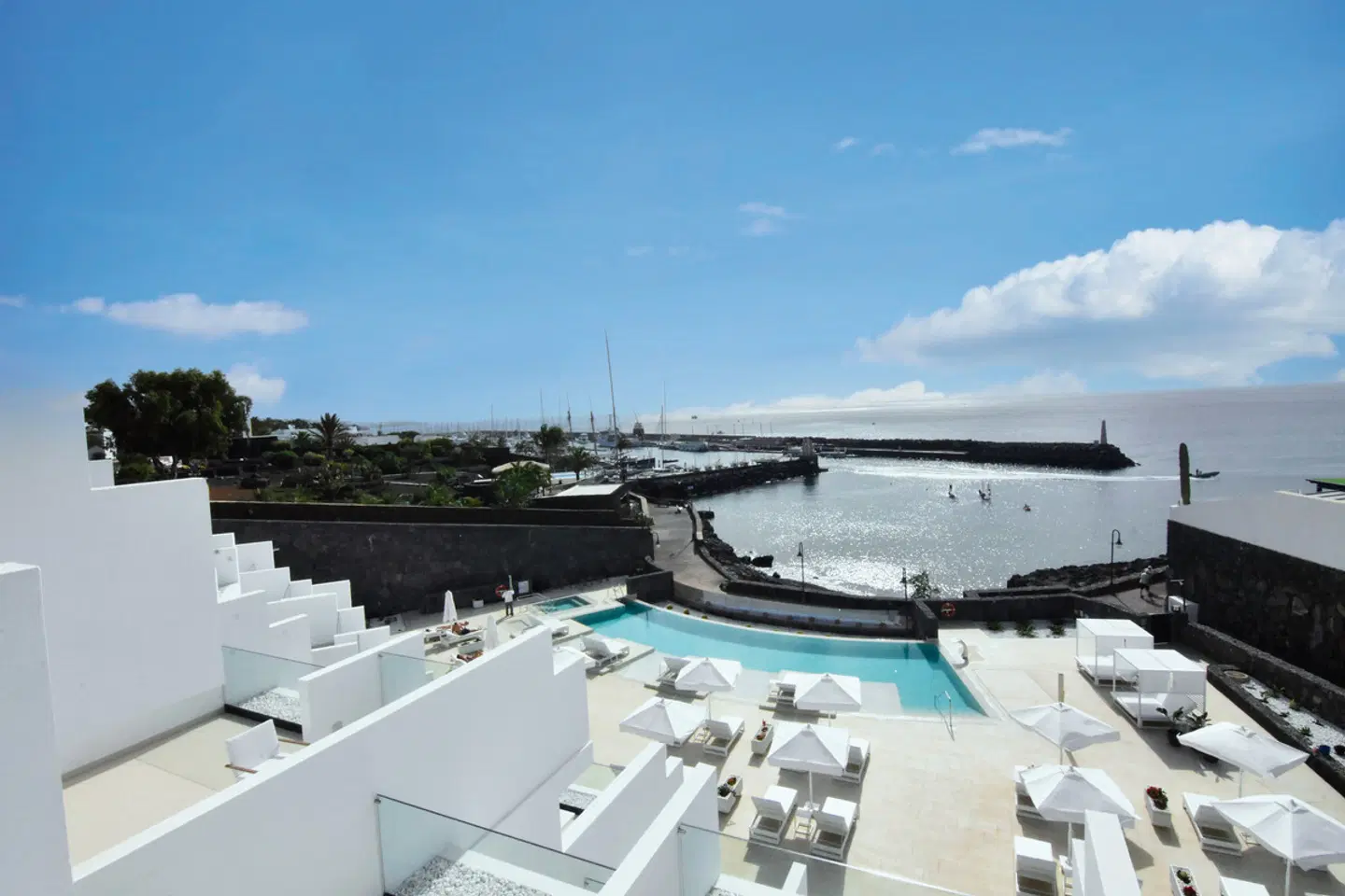 Royal Marina Suites Boutique Hotel Terrasse