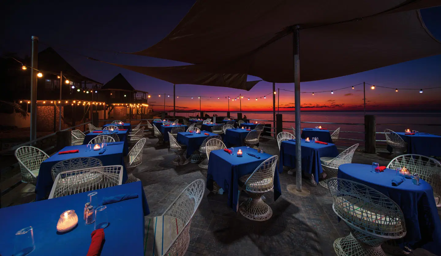 Samsara Cliff Resort Terrasse