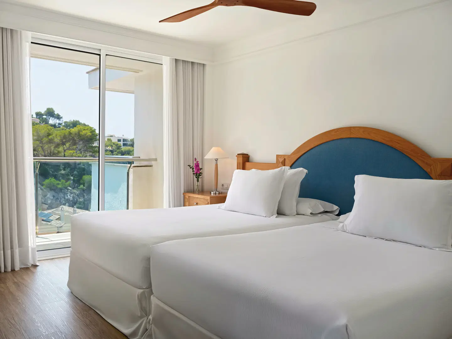 H10 Blue Mar ROOM_EXAMPLE