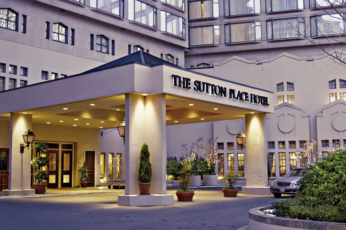 The Sutton Place Hotel Vancouver EXTERIOR