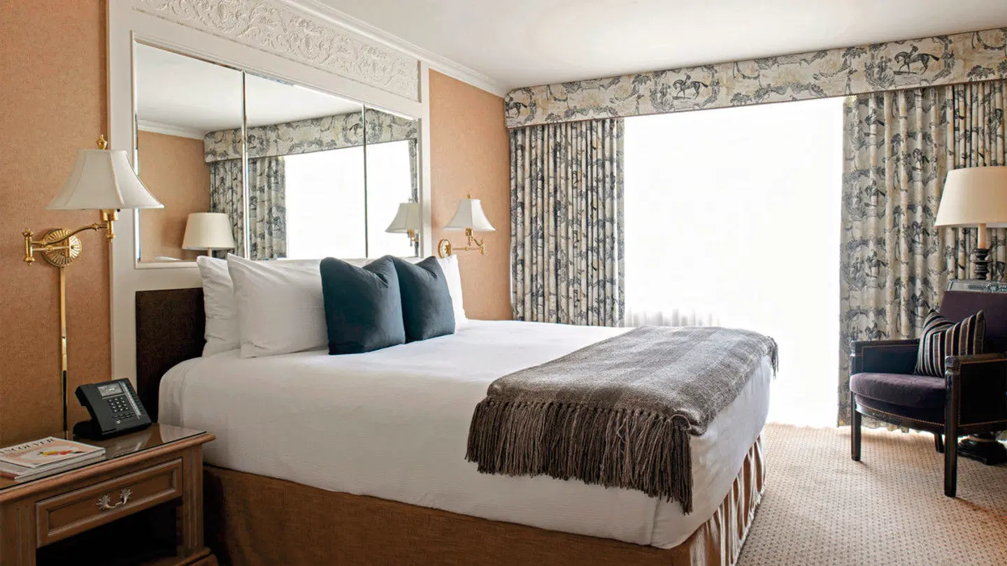 Wedgewood Hotel & Spa ROOM_EXAMPLE