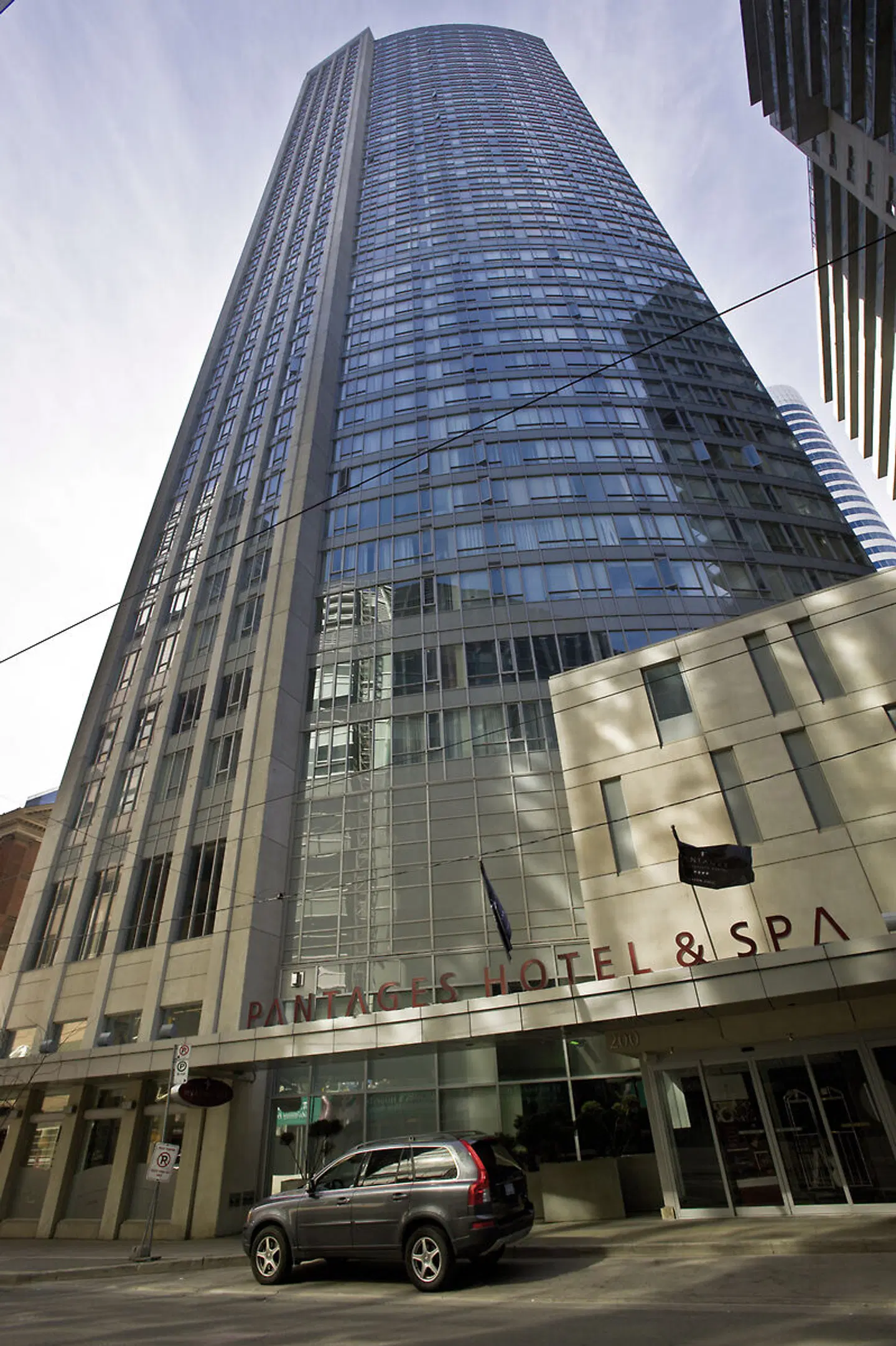 Pantages Hotel Downtown Toronto EXTERIOR