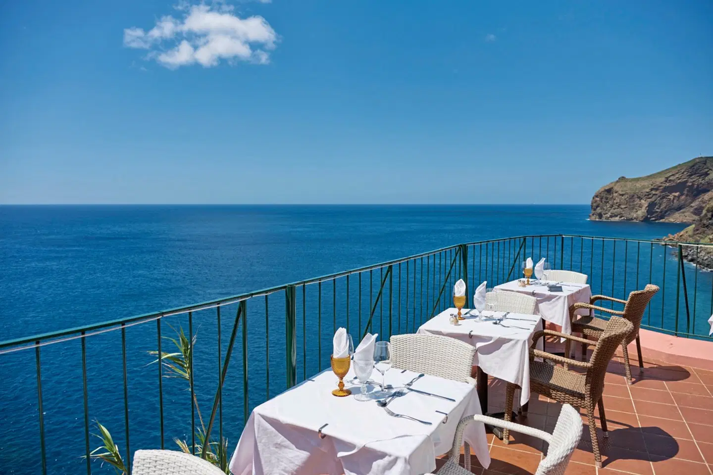 Inn & Art Madeira Restaurant