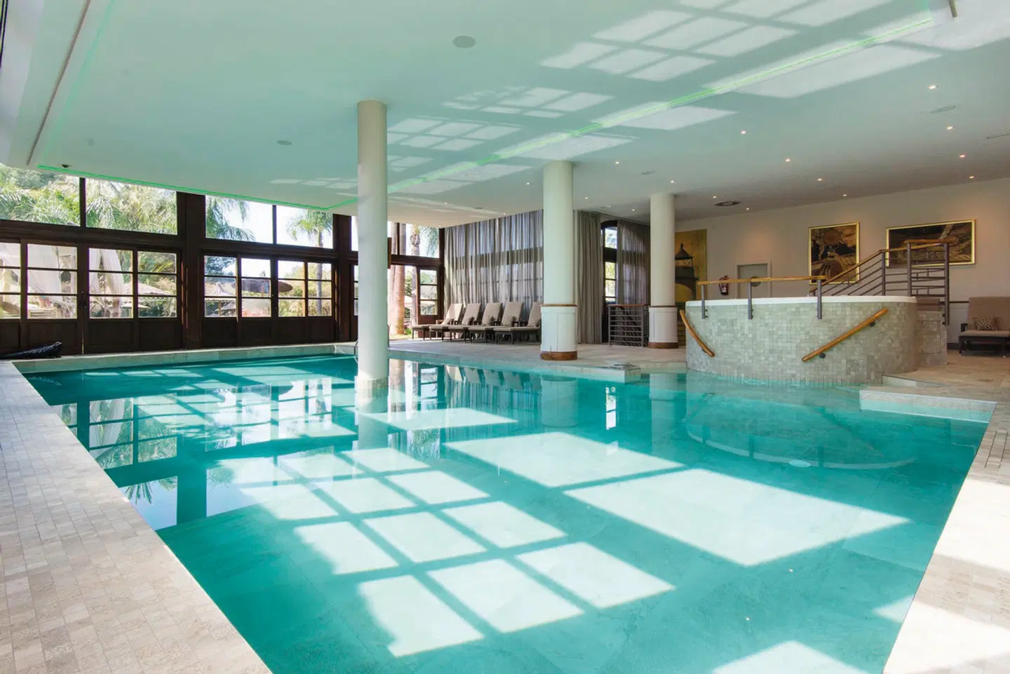 Lindner Hotel Mallorca Portals Nous, part of JdV by Hyatt Hallenbad