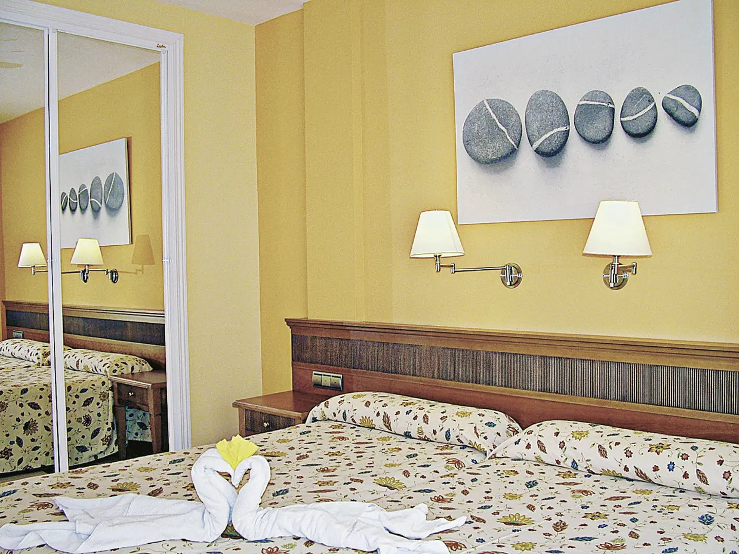 El Cerrito Apartamentos ROOM_EXAMPLE