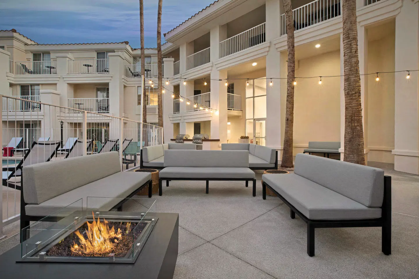 Home2 Suites by Hilton Scottsdale Old Town Terrasse