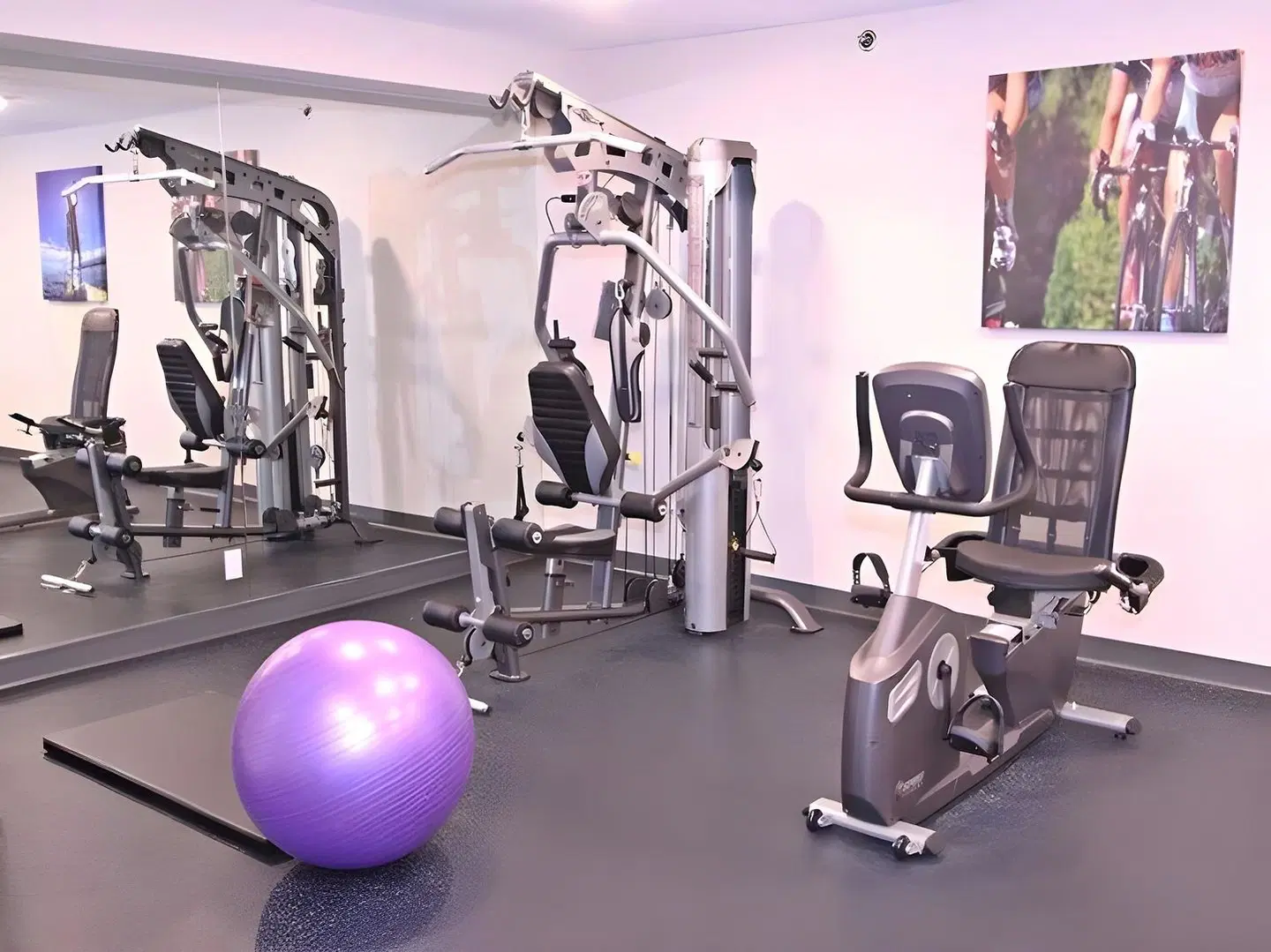 Accent Inns Burnaby SPORTS_AND_LEISURE