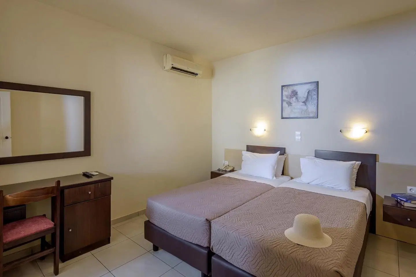 Theo Hotel ROOM_EXAMPLE