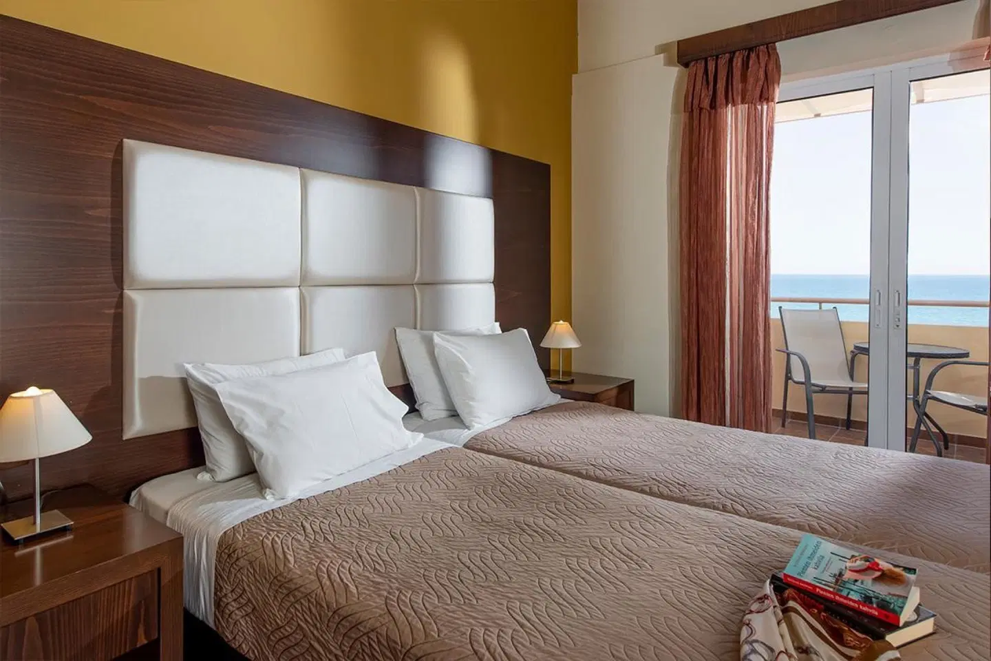 Theo Hotel ROOM_EXAMPLE