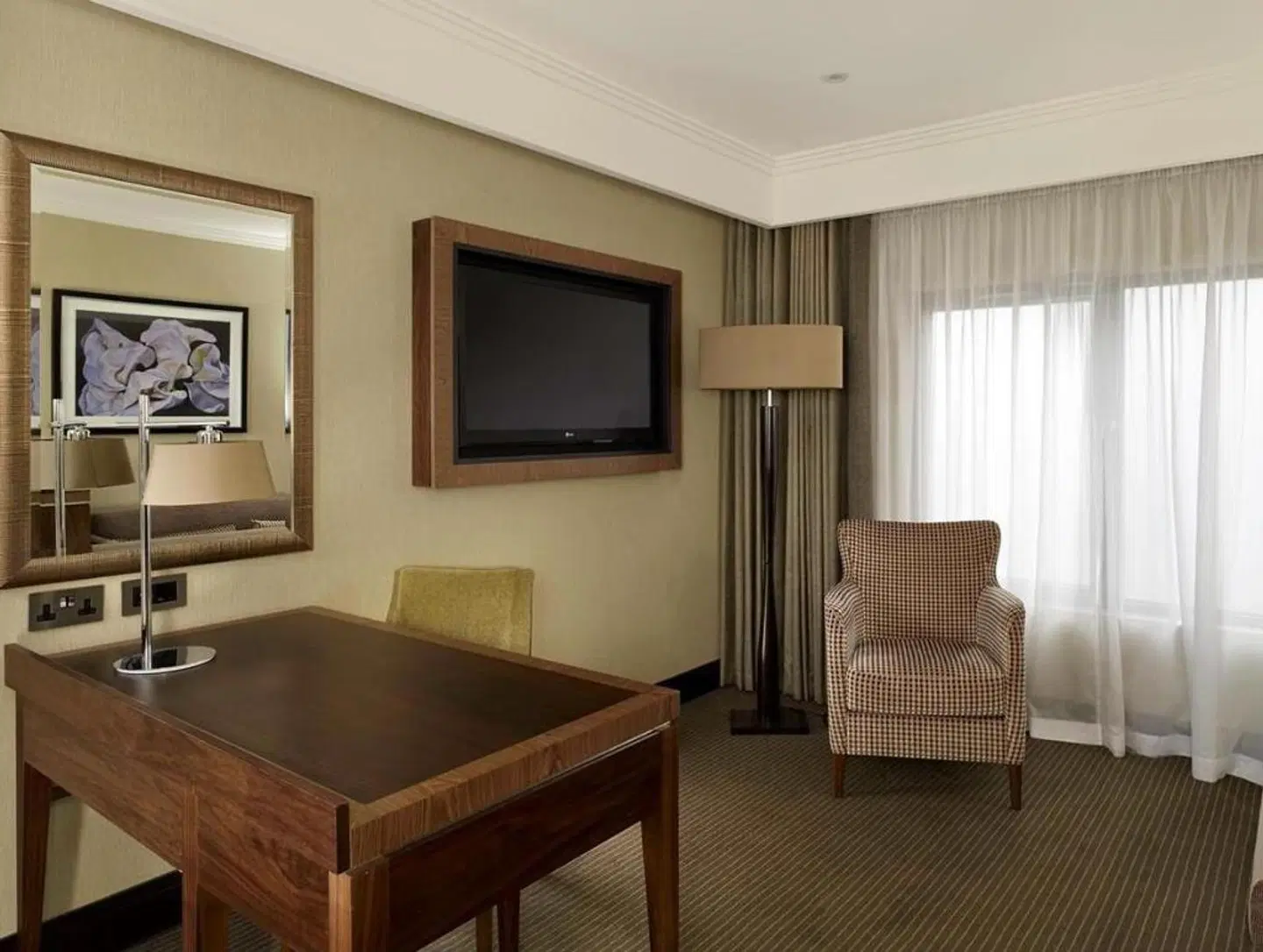 DoubleTree by Hilton Hotel London - Victoria ROOM_EXAMPLE