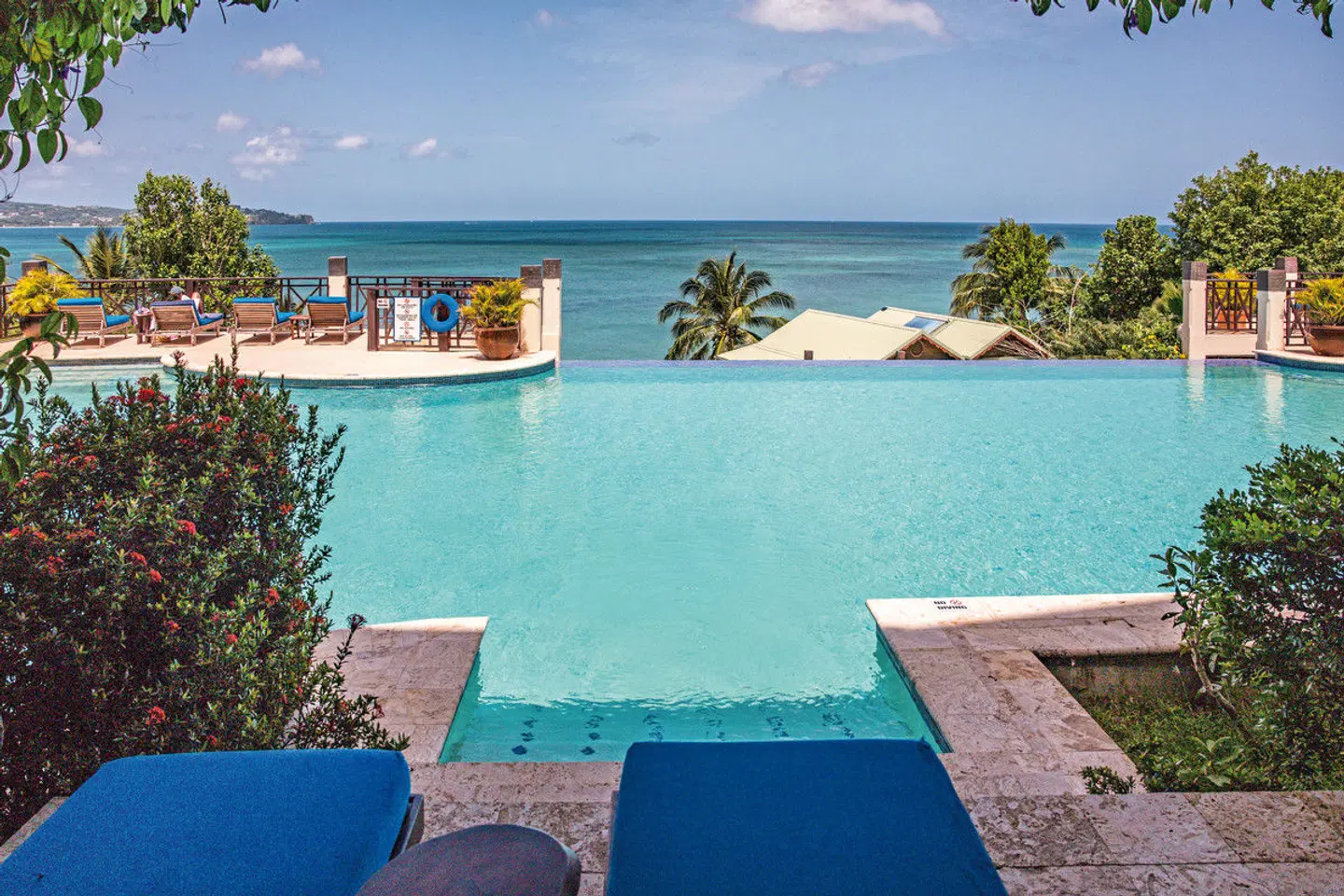 Calabash Cove Resort & Spa OUTDOOR_POOL