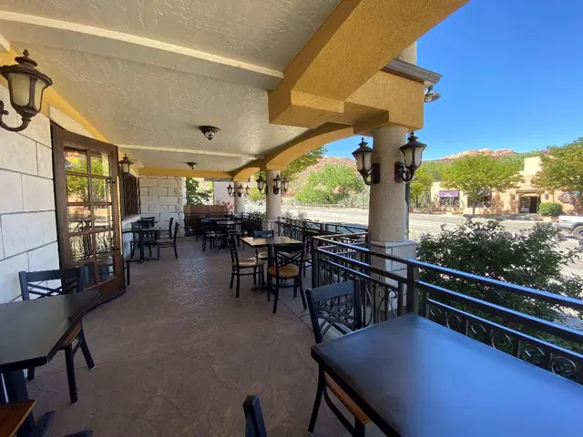 Best Western PLUS Greenwell Inn Bar